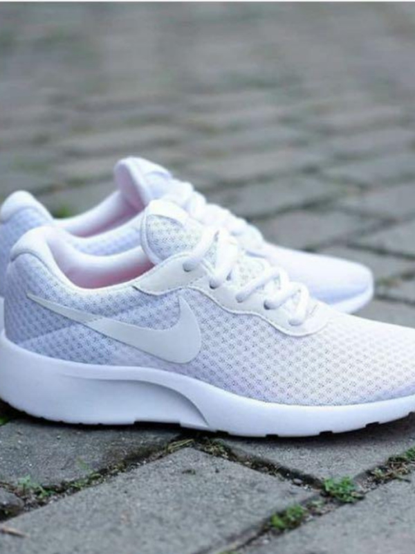 NIKE WHITE
