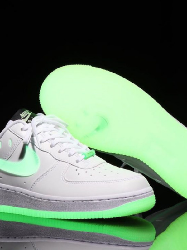 Nike Air Green Bold Style Superior Comfort