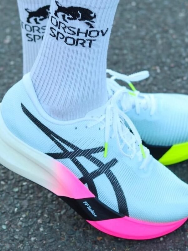 ASICS Metaspeed Sky Paris Light Blue