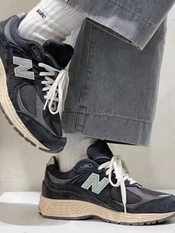 New Balance M2002RHO Black Dark Grey
