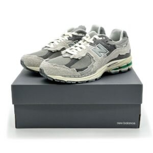 New Balance 2002s Grey