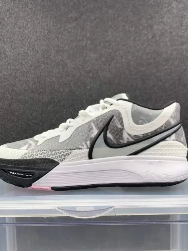 Men Nike Kyrie 8 Limited edition