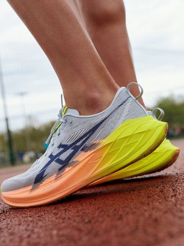 ASICS SUPERBLAST