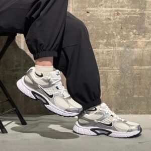 Nike V5 RNR White Vast Grey College Grey Black