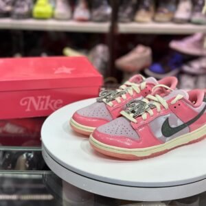 Nike SB Dunk Barbie