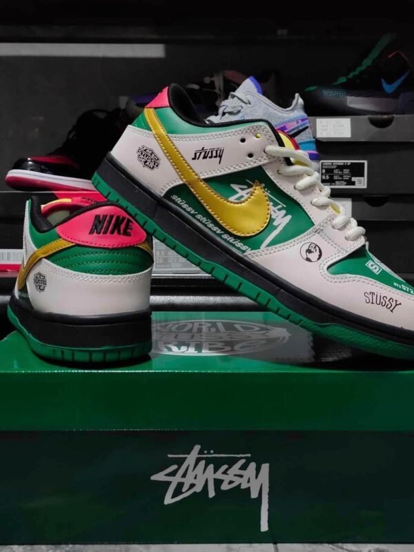 NIKE SB dunk stussy