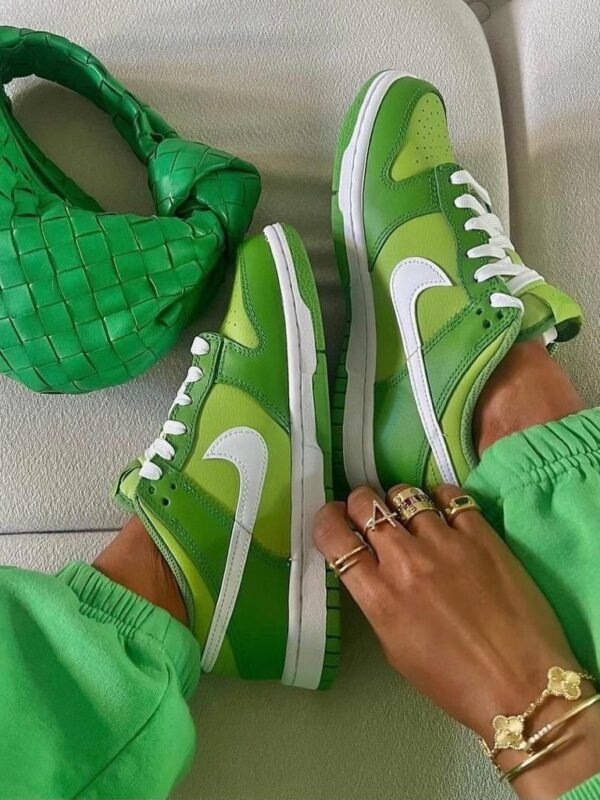 Nike dunk low chlorophyll