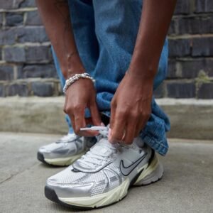 Nike V2K Run Summit White Metallic Silver