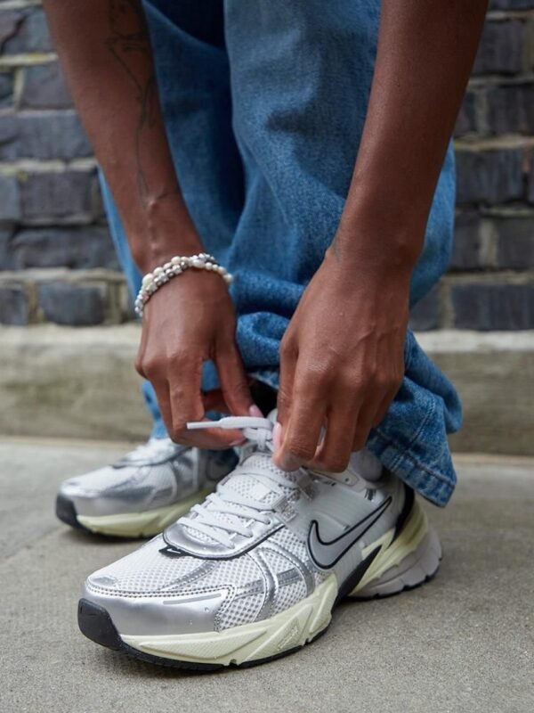 Nike V2K Run Summit White Metallic Silver