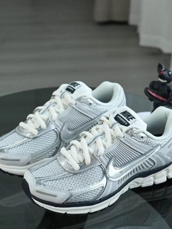 Nike Zoom Vomero 5