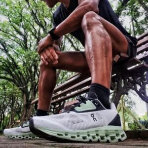 On Running Cloudstratus White Black Sage