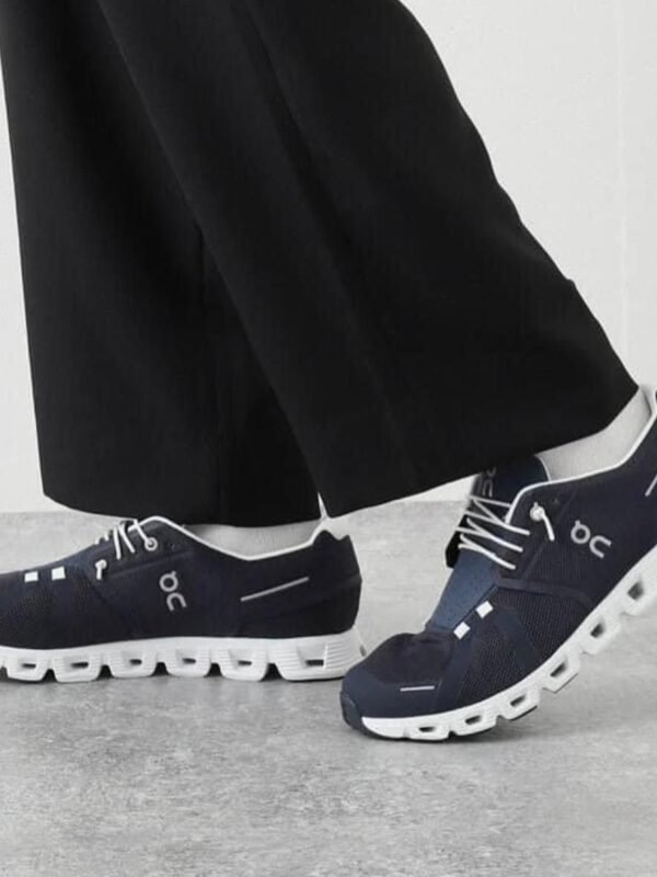 Cloud 5 Coast Sneakers in blue