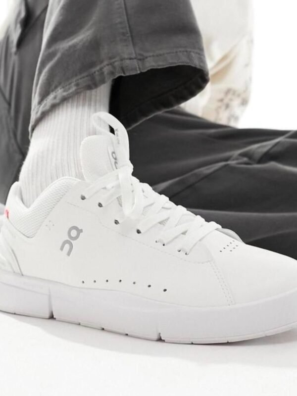 On The Roger Advantage White