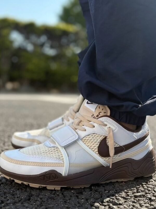 Nike Zoom Field Jaxx Travis Scott Light Chocolate