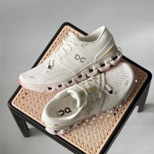 On Cloud X 4 ‘Ivory Sand’
