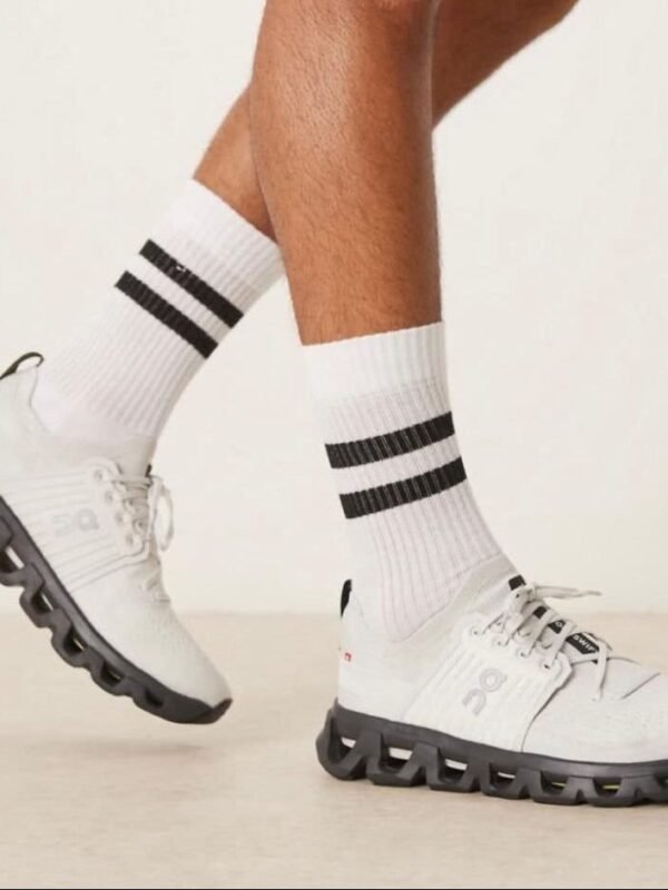 On Cloudswift 4 Wolf / Black – Lightweight Running