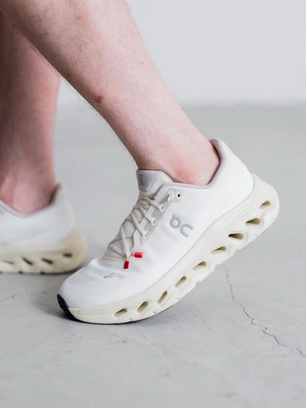 ON Cloudtilt 'Sand Cream' – Lightweight Lifestyle & Running Shoes