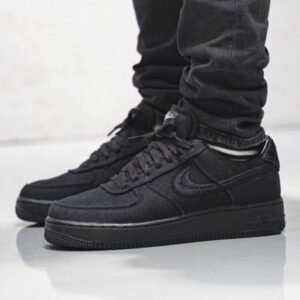 Air Force 1 x Stüssy Triple Black