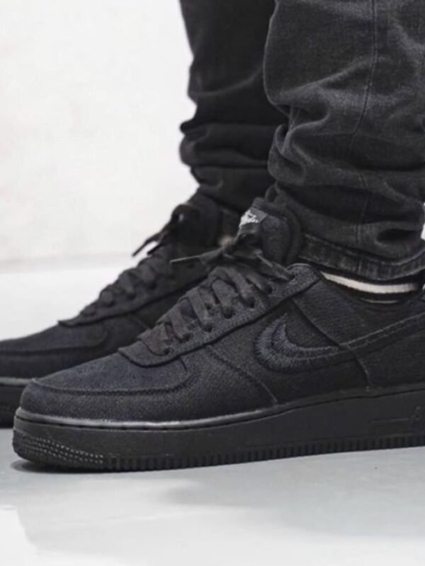 Air Force 1 x Stüssy Triple Black