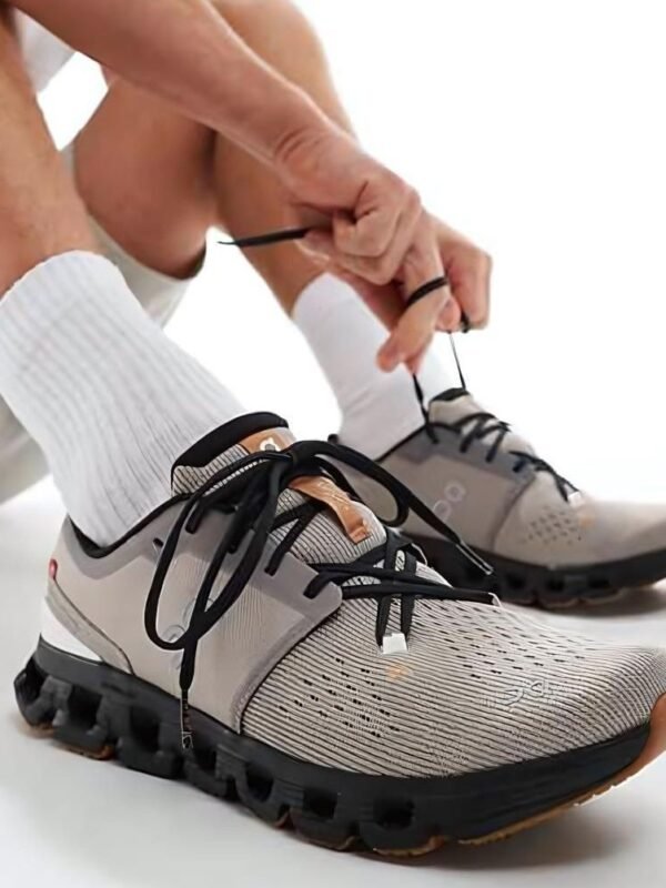 On Running Cloud X 4 Fog Black