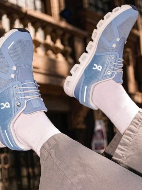 On Cloud 6 Chambray White