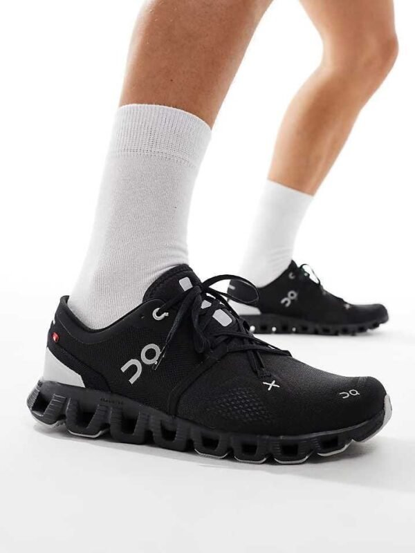 On Cloud X 3 Running Shoes