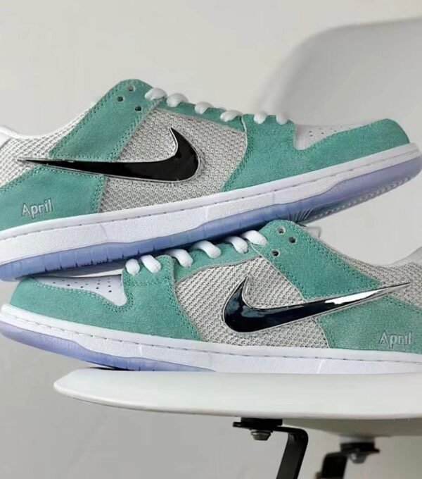 Nike Dunk X April