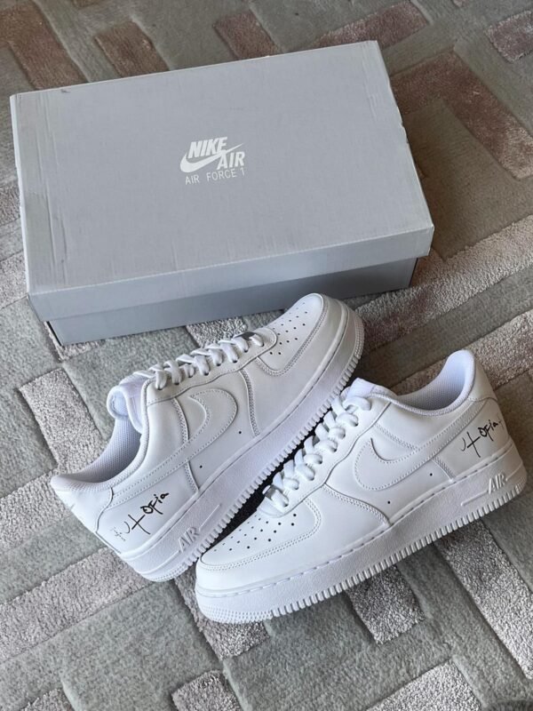 Nike Air Force x Travis Scott
