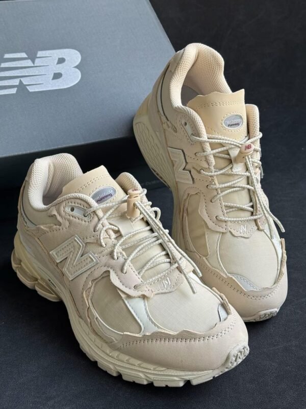 New Balance Unisex 2002s