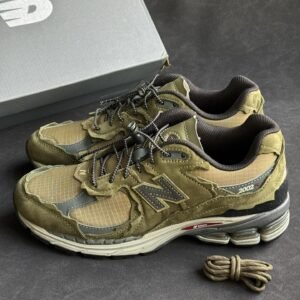 New Balance 2002s Stylish Shoes