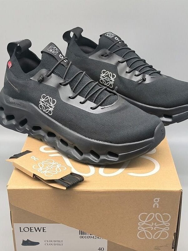 Loewe X On Cloudtilt Sneakers Unisex In Black