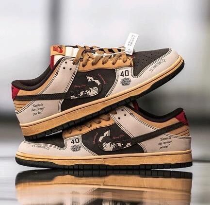 Stüssy × Nike Dunk Low